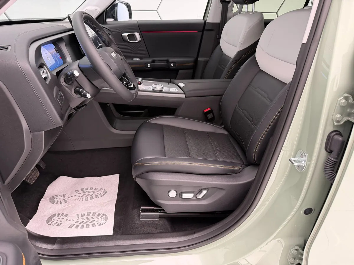 BAIC BJ30, Vordersitze