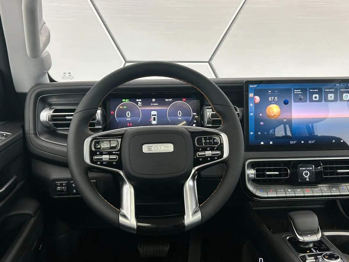 BAIC BJ40, Lenkrad und Instrumente